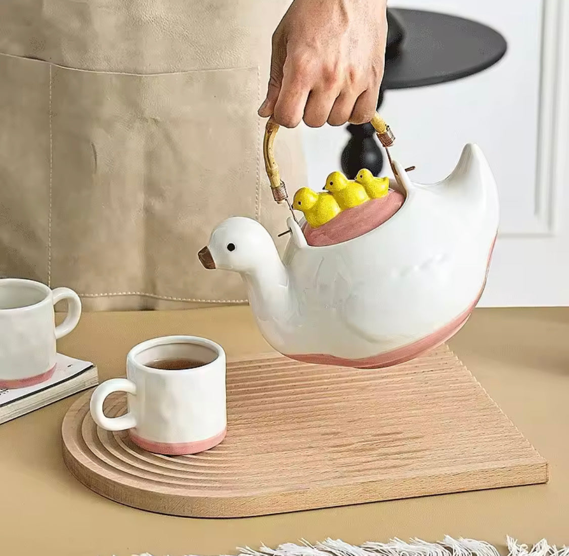 Duck Shape Ceramic Tea Kettle with Handle, Cute Duck Ceramic Serving Kettle, Nordic Duck Tea Kettle with Duck Lid Design, Decorative Duck Shape Tea Kettle, Ceramic Duck Tea Pot with Heat Resistant Handle