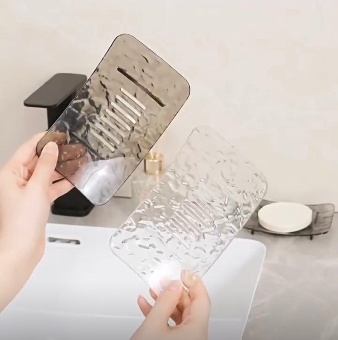 Non Slip Base Soap Tray, Water Draining Soap Holder, Self Emptying Soap Dish