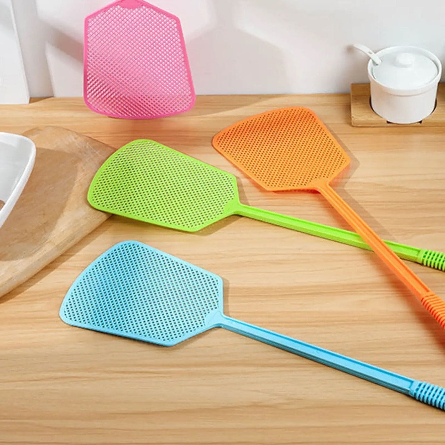 Plastic Fly Swatters, Flexible Long Handle Manual Swat, Striking Fly Sticky Flea Mattress Sticky Strip, Pest Bug Mosquito Insect Killer Slap Tool