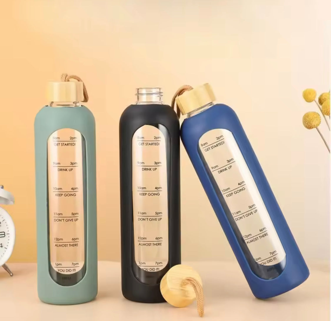Silicone Sleeve Time Marked Glass Water Bottle, Glass Water Bottle Bamboo Lid, 1L Borosilicate Glass Drinking Bottle