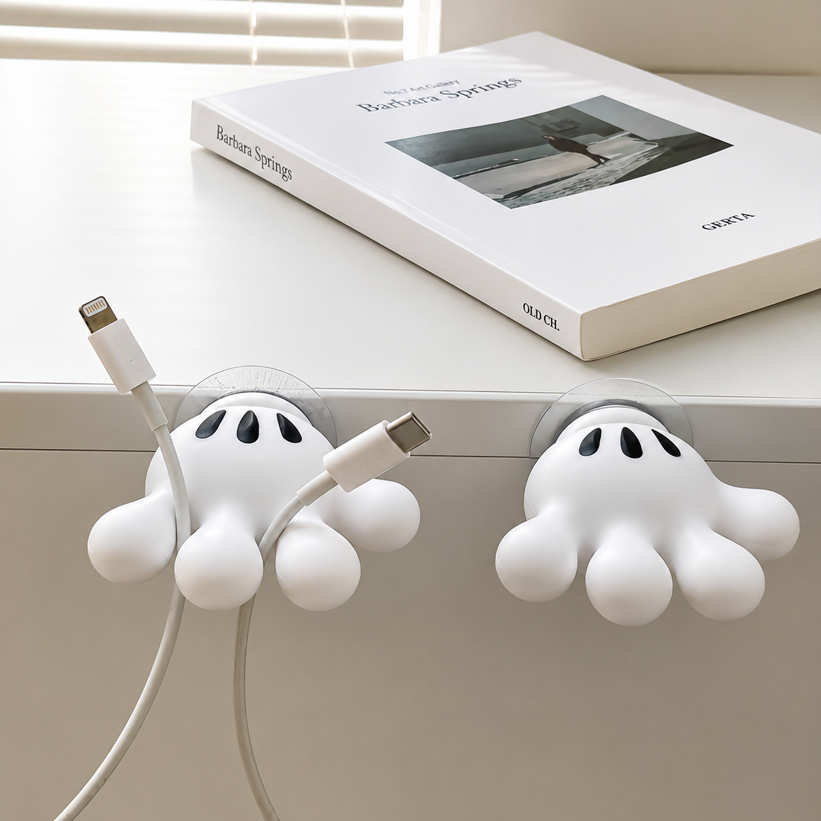 Set Of 2 Mickey Palm Grip Toothbrush Holder, Creative Bathroom Toothbrush Rack, Palm Wall Mounted Cable Holder, Cartoon Hand Self Adhesive Cable Holder