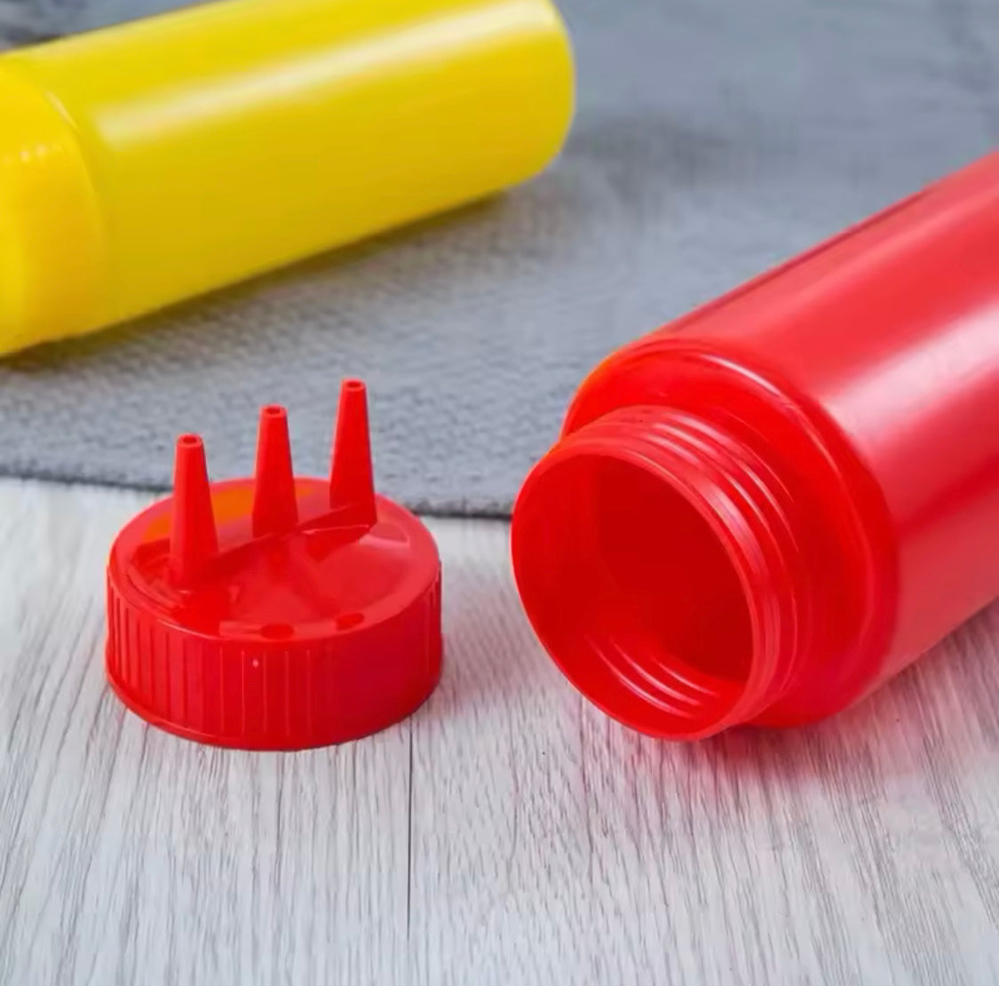 Pack Of 2 Squeeze Sauce Bottle, 3 Nozzles Plastic Sauce Bottle, Salad Dressing Seasoning Ketchup Storage Jar