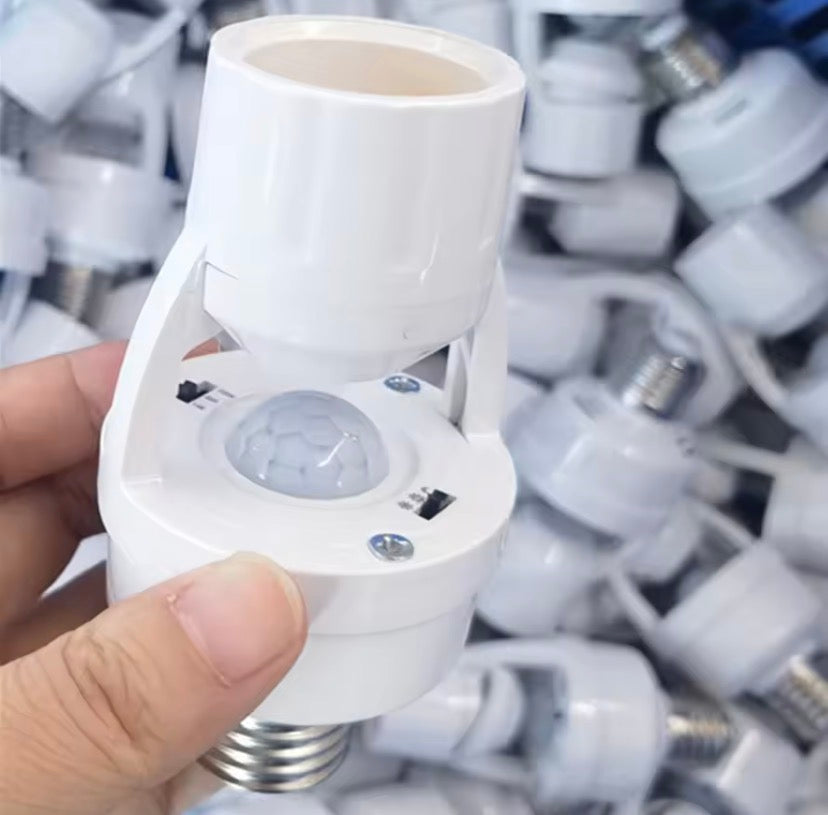 Smart Motion Sensor Bulb Holder, Auto On/Off Light Socket Adapter, Motion Sensor Light Bulb Socket Adapter, Smart Bulb Holder with Motion Detection