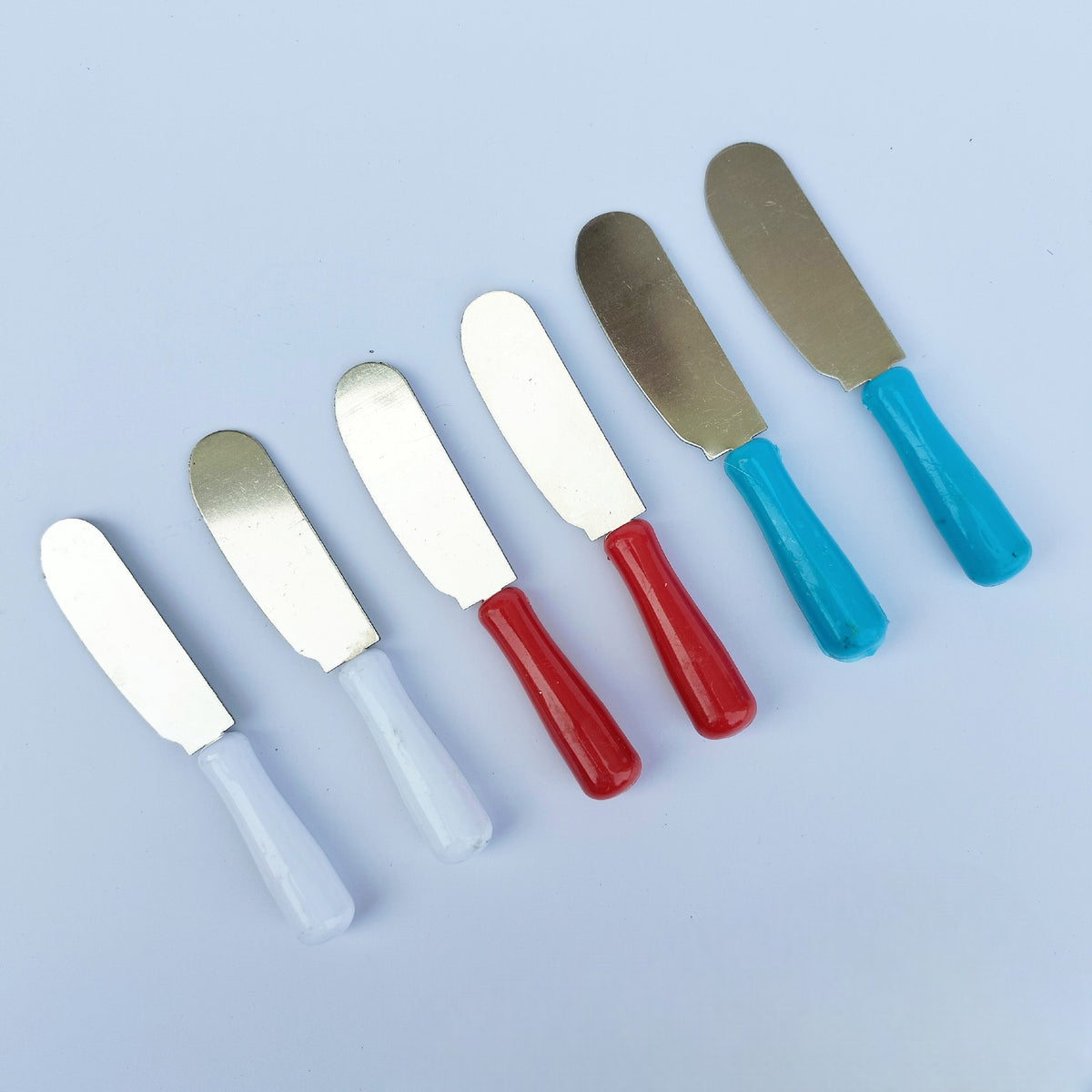 6pcs Butter Knife With Plastic Handle, Butter Cream Icing Frosting Knife, Kitchen Cake Decoration Tools