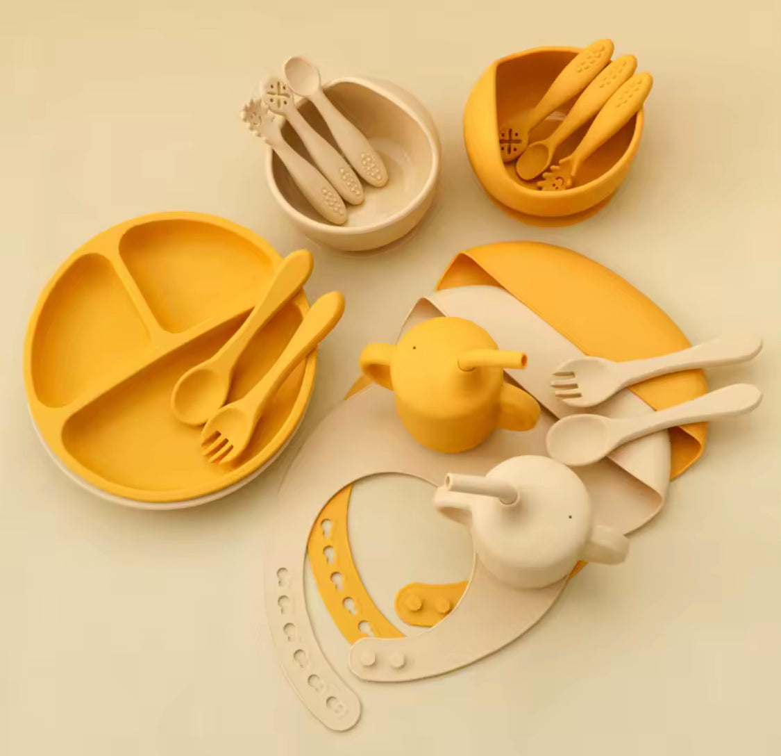 8pcs Silicone Baby Feeding Set, Portable Baby Feeding Set, Newborn Essentials Feeding Set, Adjustable Girl Boy Children Bibs, Newborn Feeding Accessories