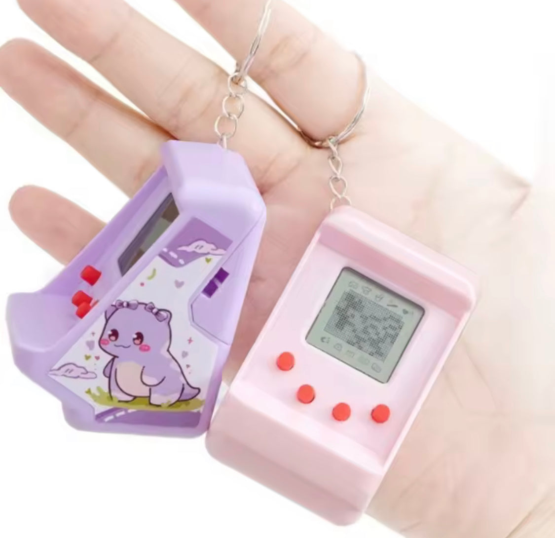 Handheld Mini Tetris Game Console Keychain, Digital Pet Game Toy Keychain, Nostalgic Game Machine for Kids
