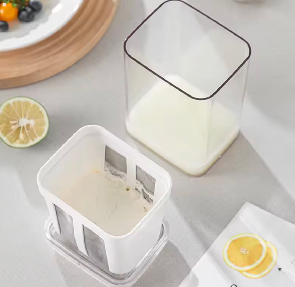 Portable Yogurt Strainer Cup, Greek Yogurt Filter with Separator, Food Grade Greek Yogurt Strainer, Large Capacity Fine Mesh Cheese Yogurt Maker with Lid