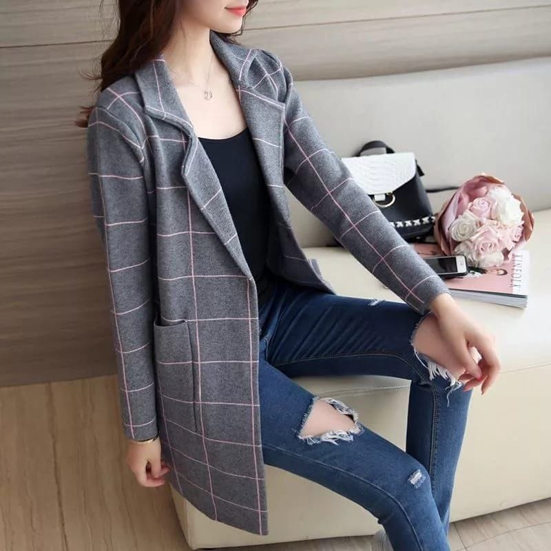Women Collar Style Pocket Lining Printed Upper
