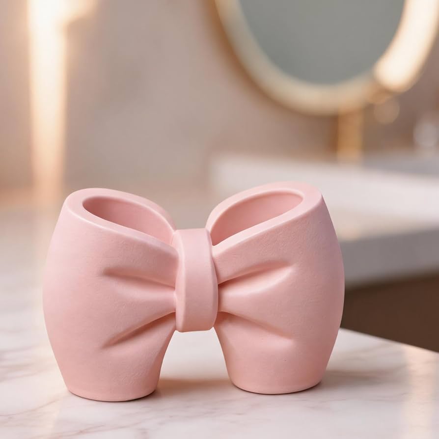 Adorable Bow Shaped Makeup Brush Organizer, Cute Bow Toothbrush and Toothpaste Holder, Multifunctional Bow Shaped Desk Organizer
