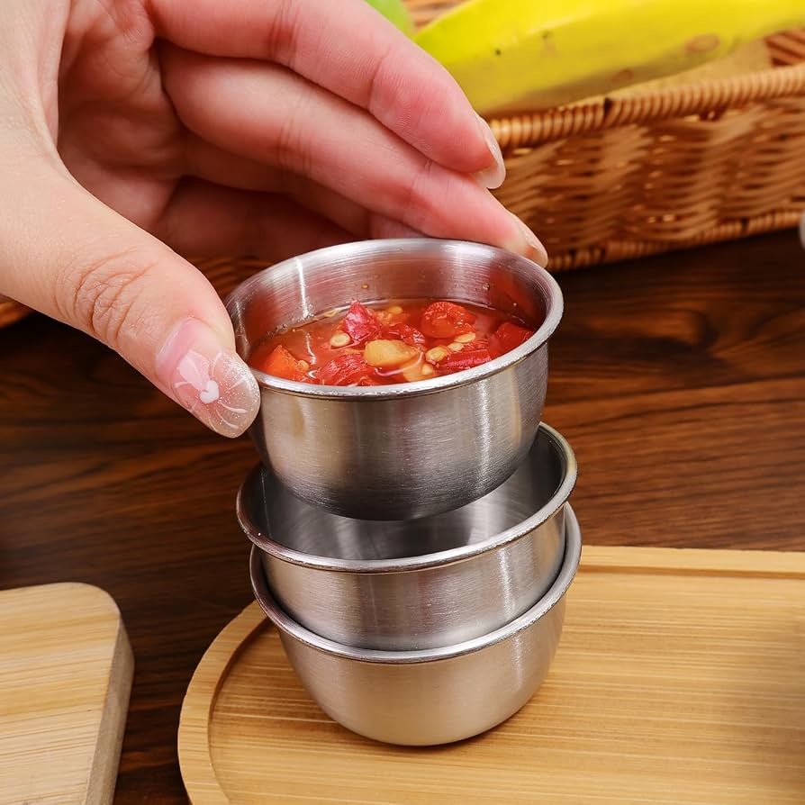 Pack of 4 80ml Sauce Cups with Lids, Stainless Steel Condiment Containers for Lunch Box, Leakproof Small Sauce Cups, Mini Round Food Storage Containers, Reusable Lunch Box Bowls For Ketchup