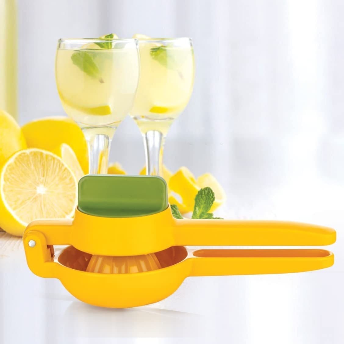 Rotational Fruity Squeezer, Hand Press Squeezer, Manual Citrus Juicer, Household Manual Press Type Juicer, Multifunctional Handheld Portable Extrusion Juicer, Dual Action Lemon Citrus Press