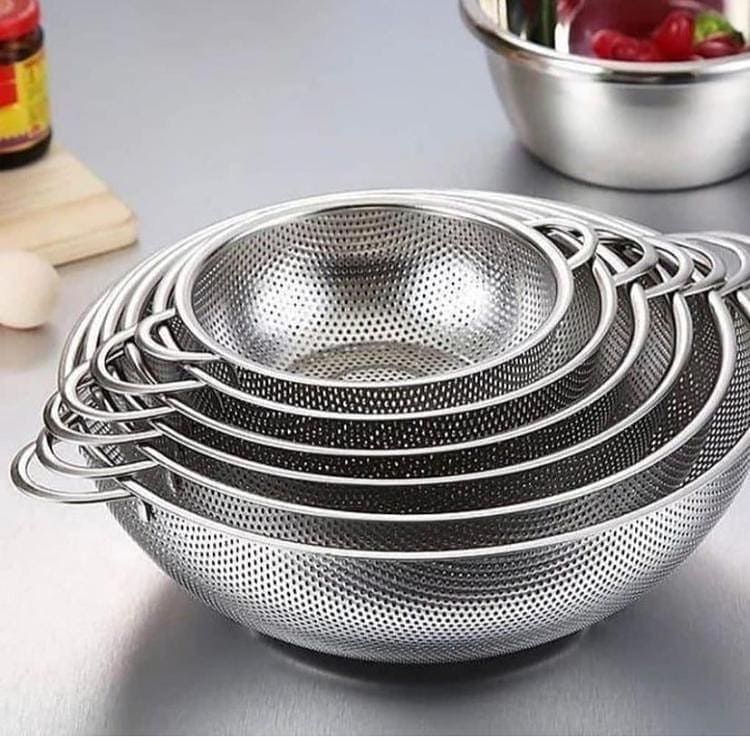 Set Of 6 Stainless Steel Punching Basket, Kitchen Steel Mesh Strainer Colander Set, Metal Colanders With Handle, Fruit Vegetable Washing Basket, Steel Washing Filter Strainer, Micro Perforated Colander Draining, Handheld Spider Strainer