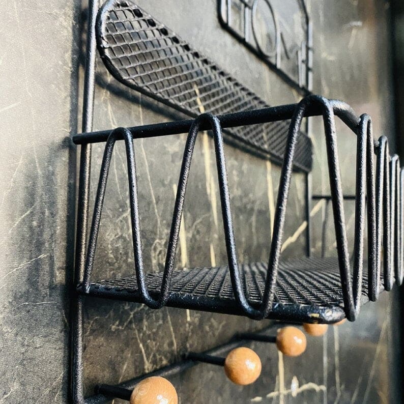 Home Iron Display Rack, New Metal Wall Storage Rack, Iron Wire Wood Display Shelf, Home Decorative Hanging Grid Basket, Living Room Decor Metal Stand Wall Shelf
