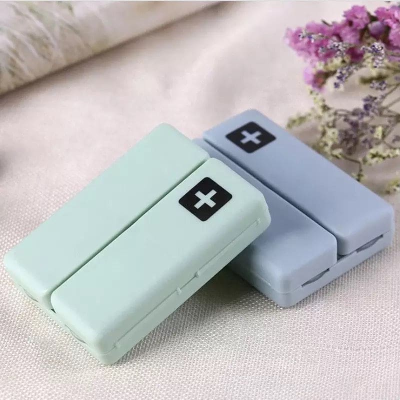 7 Days Foldable Travel Medicine Holder, Weekly Pill Case Box, Foldable Vitamin Medicine Holder, Tablet Storage Dispenser Container, Magnetic Pill Storage Box