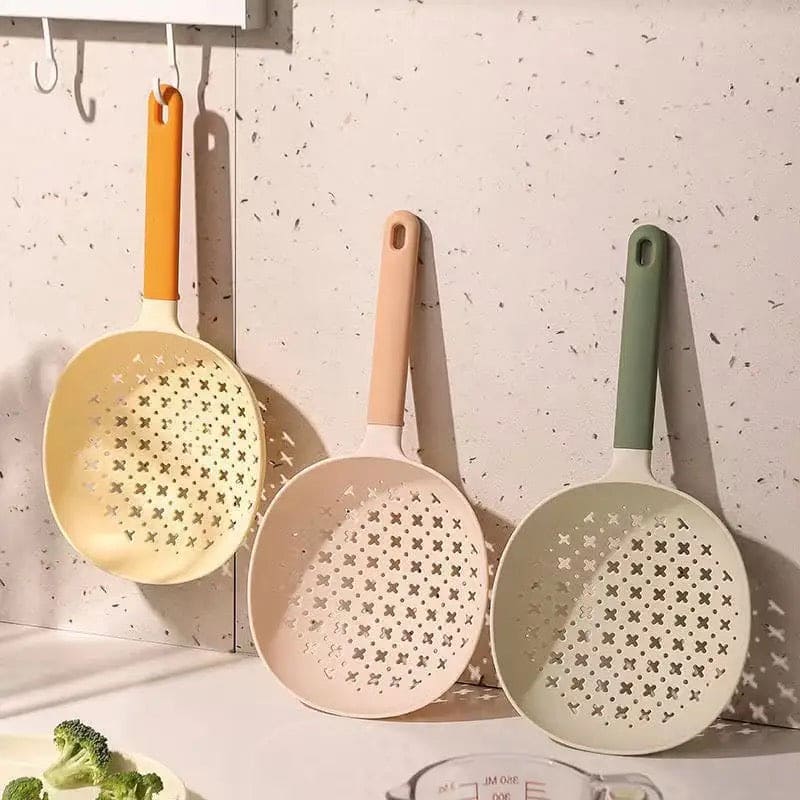 Hollow Soup Spoon, Large Leaky Spoon Filter, Silicone Portable Straining Noodle Spoon, Household Dumpling Filtering Drain Scoop, Heat Resistant Boiled Noodles Leaky Net Cooking Utensils Tool, Simple Scoop Baking Filtering Handle Spoon