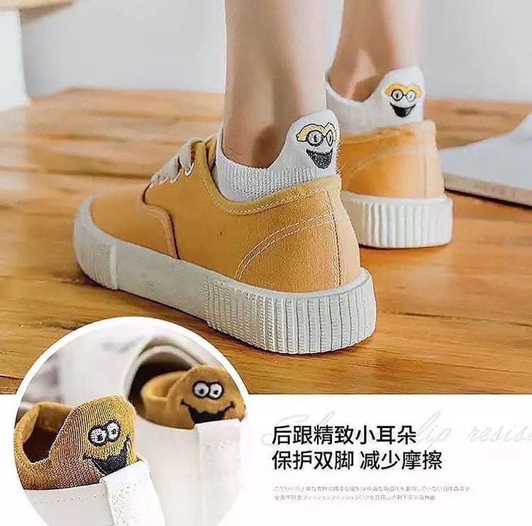 Pack of 4 Embroidered Smileys Women Ankle Socks