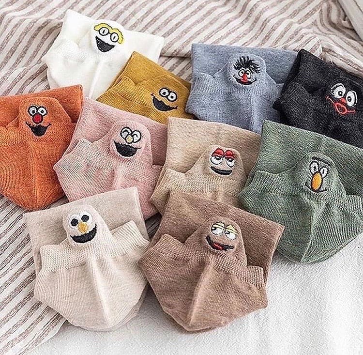 Pack of 4 Embroidered Smileys Women Ankle Socks