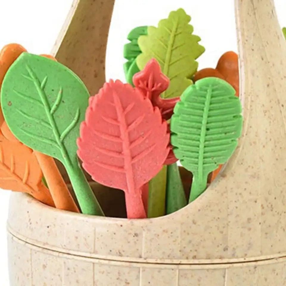 Set Of 40 Leaf Fruity Forks, Mini Barrel Fruit Fork Set, Snack Dessert Fork, Disposable Cute Leaf Shape Fruit Forks, Mini Food Tasting Forks, Fashion Fruit Sign Salad Fork, Plastic Fork Holder for Fruit Snack, Heart Cup Cake Dessert Forks