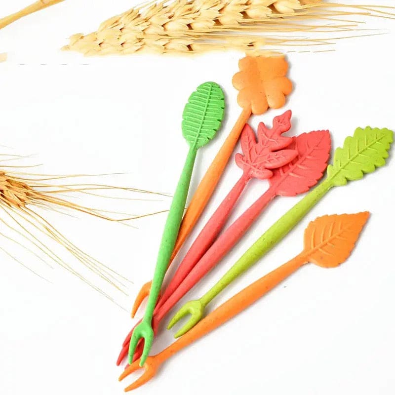 Set Of 40 Leaf Fruity Forks, Mini Barrel Fruit Fork Set, Snack Dessert Fork, Disposable Cute Leaf Shape Fruit Forks, Mini Food Tasting Forks, Fashion Fruit Sign Salad Fork, Plastic Fork Holder for Fruit Snack, Heart Cup Cake Dessert Forks