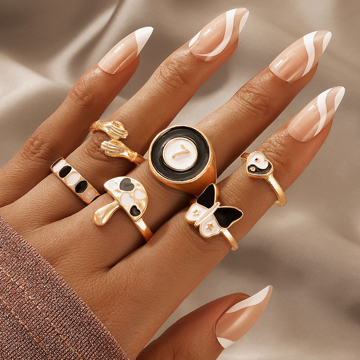 Heart hot sale midi ring