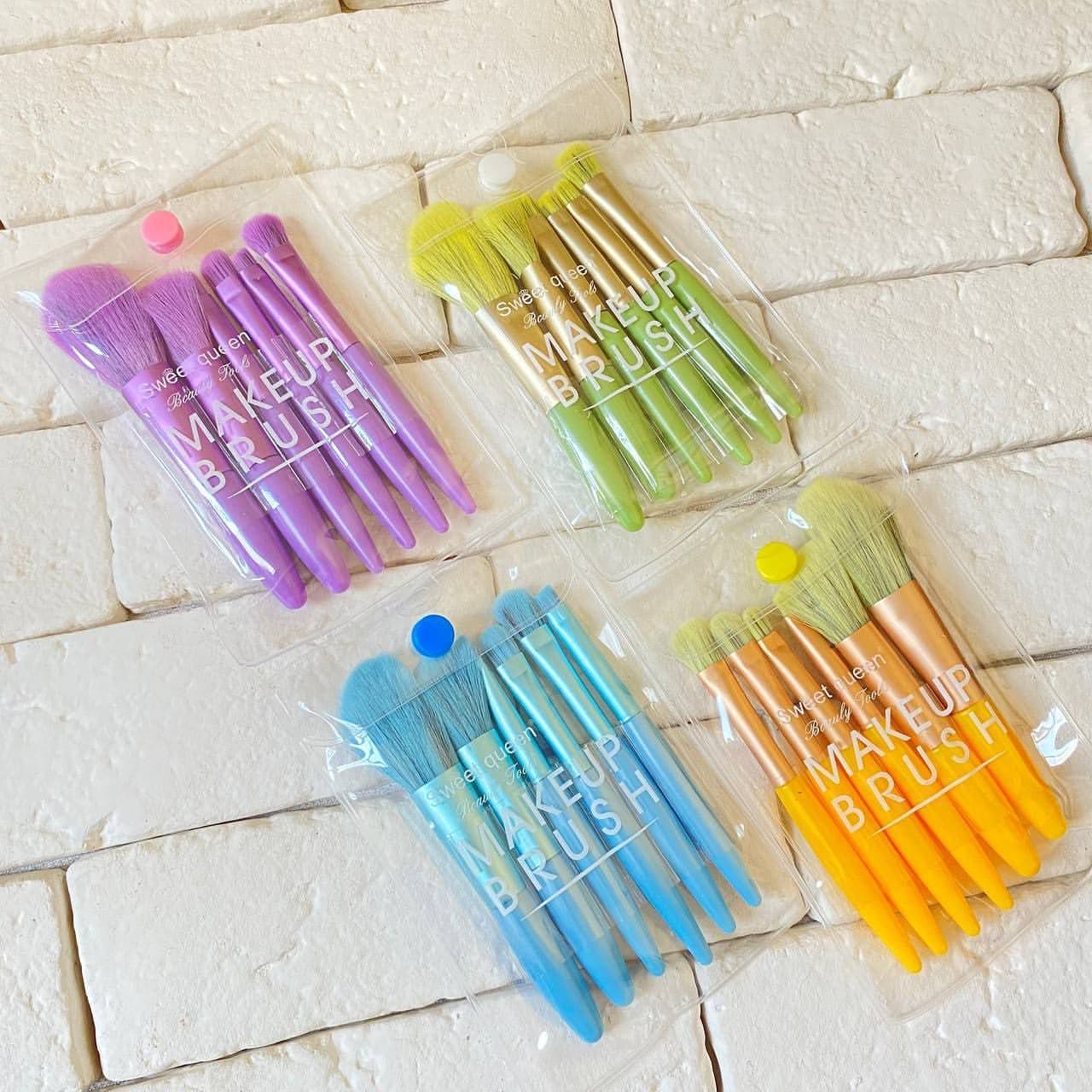 Set Of 6 Sweet Queen Makeup Brushes, Soft Makeup Brush, Cosmetic Brush With PVC Bag, Portable Travel Women Makeup Brushes Set, Soft Hair Blending Eye Makeup Brushes Set with Case