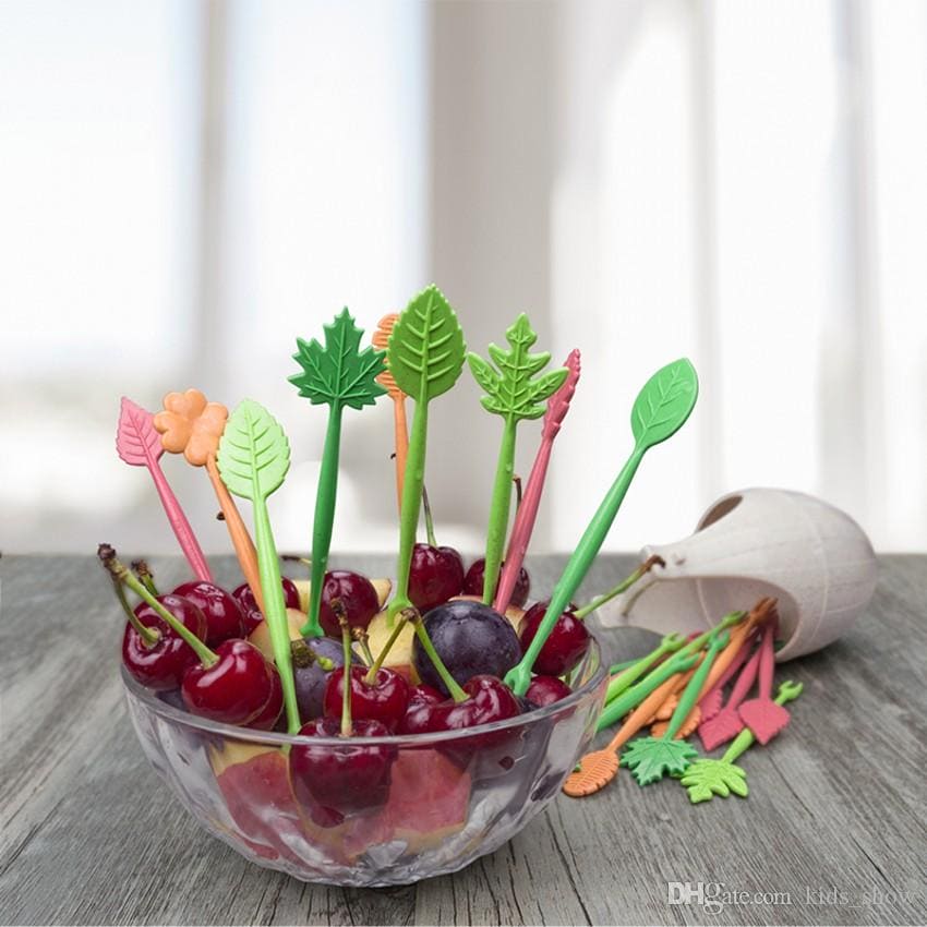 Set Of 40 Leaf Fruity Forks, Mini Barrel Fruit Fork Set, Snack Dessert Fork, Disposable Cute Leaf Shape Fruit Forks, Mini Food Tasting Forks, Fashion Fruit Sign Salad Fork, Plastic Fork Holder for Fruit Snack, Heart Cup Cake Dessert Forks