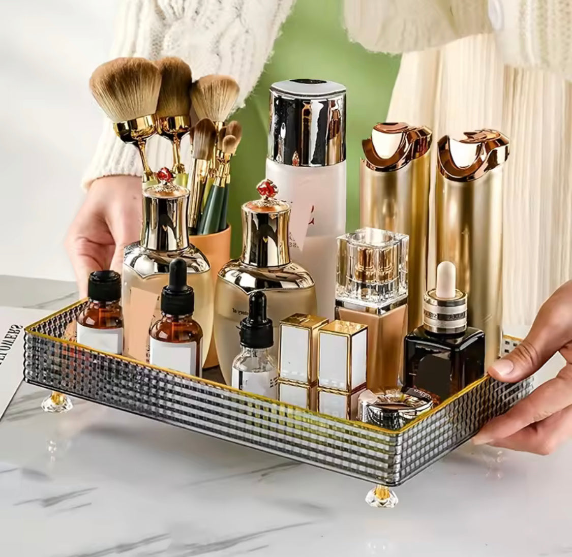 Multipurpose Transparent cosmetics storage Tray, Perfume And Cosmetic Organization Rack, Dressing Table Storage Holder