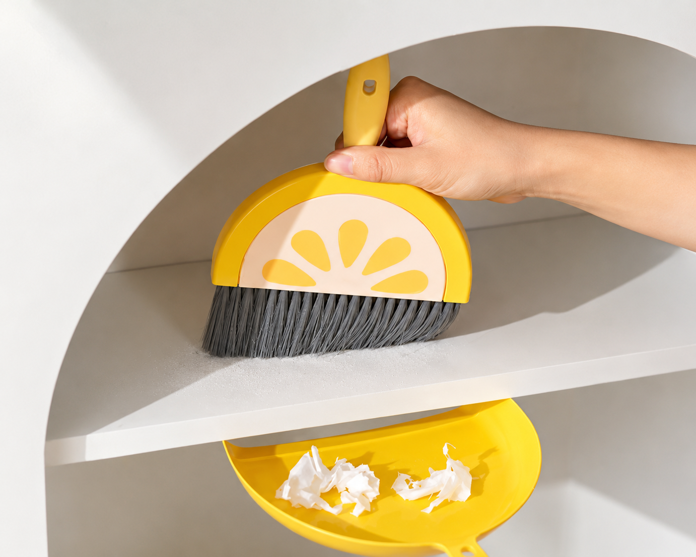 Cute Mini Desktop Dustpan With Brush, Cute Household Cleaning Brush Set, Mini Desk Sweeper with Dustpan, Fruit Shape Cleaning Brush Set