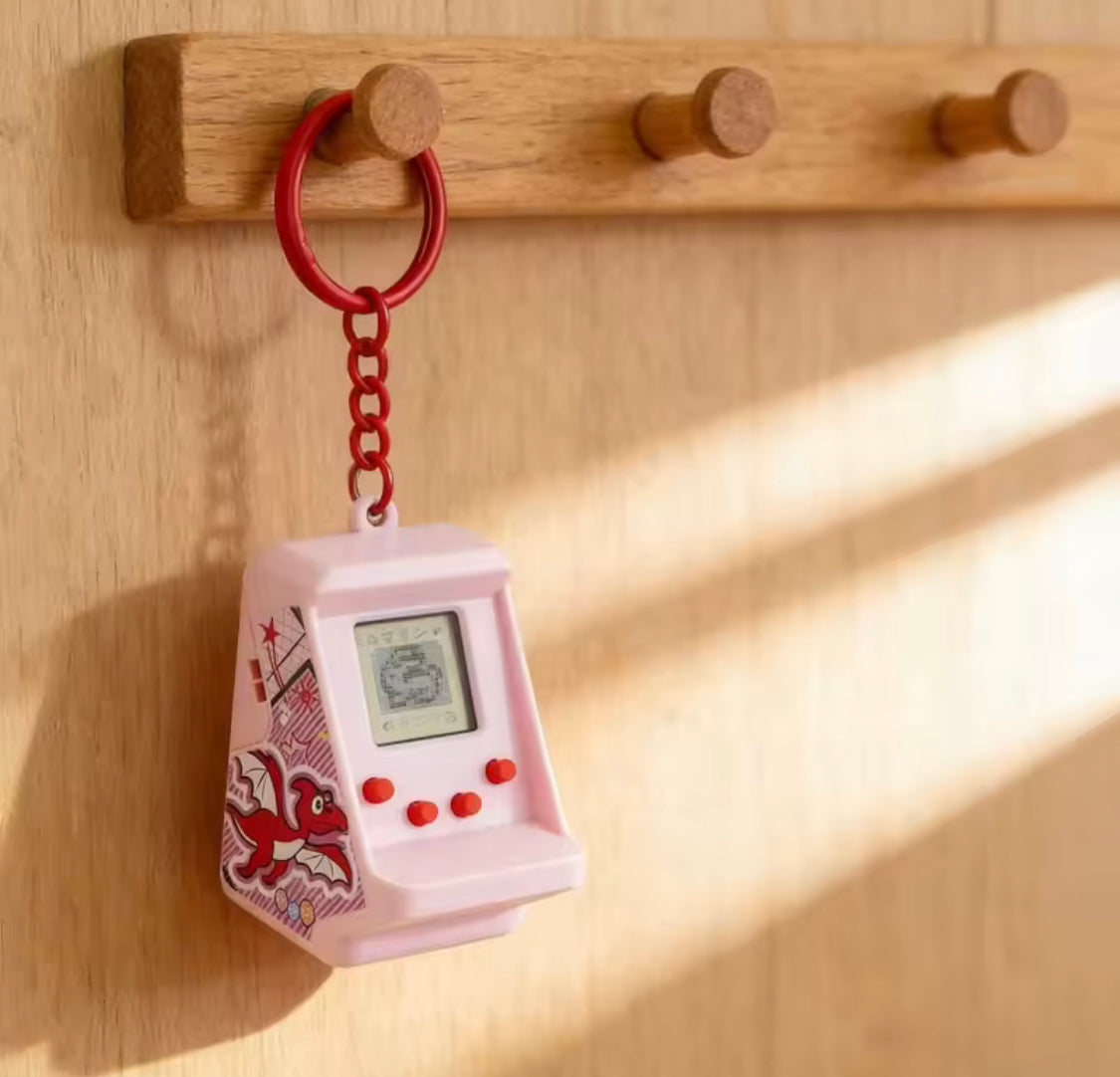 Handheld Mini Tetris Game Console Keychain, Digital Pet Game Toy Keychain, Nostalgic Game Machine for Kids