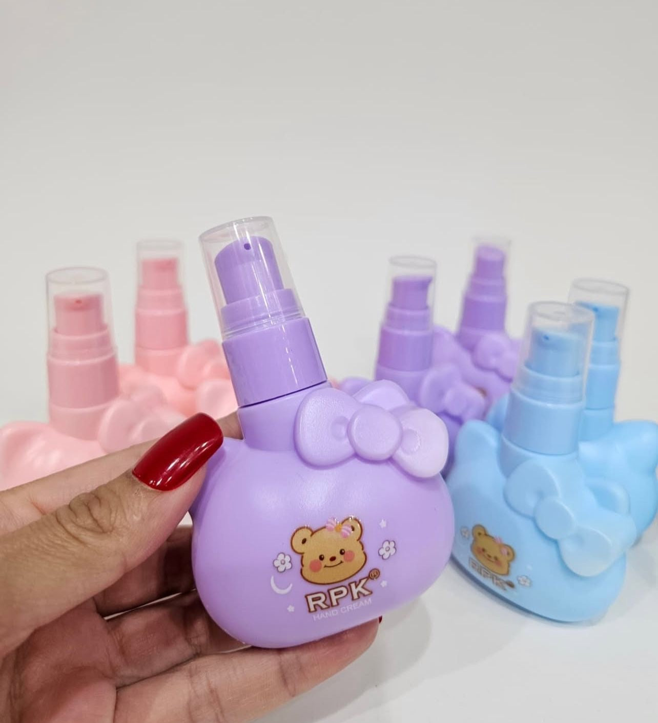 Cute Hello Kitty Hand Cream Bottle,  Skin Care Hand Cream Dispenser, Girls Cute Body Lotion Bottle, Travel Hand Soap Bottle Dispenser