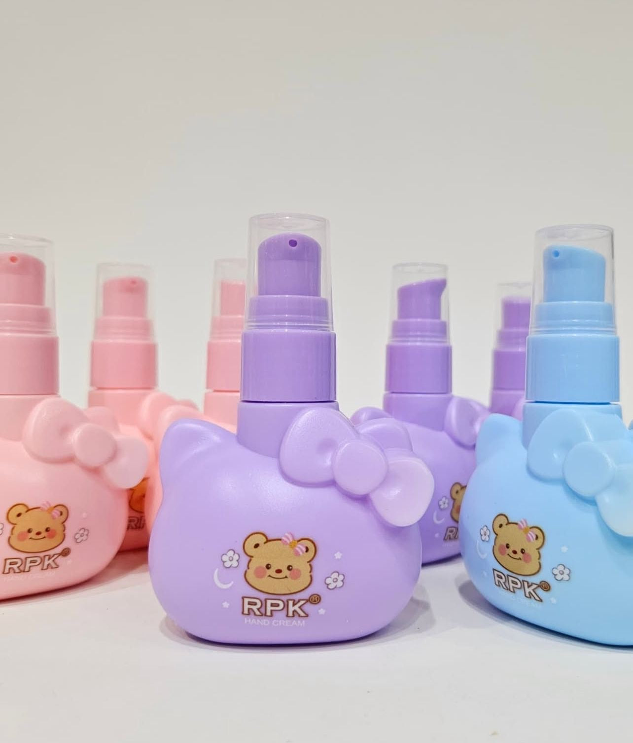 Cute Hello Kitty Hand Cream Bottle,  Skin Care Hand Cream Dispenser, Girls Cute Body Lotion Bottle, Travel Hand Soap Bottle Dispenser