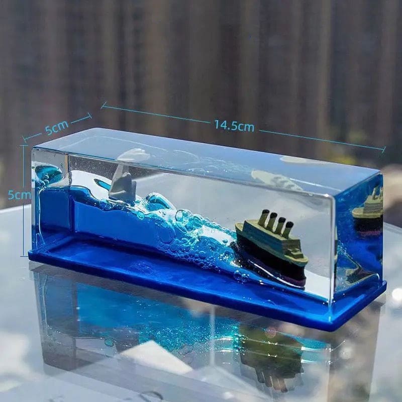 Titanic Floating Ship, 3D Ship Fluid Drift Bottle Ornament, Cruise Boat Car Decorations Model, Titanic Iceberg Fluid Liquid Toy, Wave Car Decoration Display Showpiece, Car Interior Dashboard Decoration, Never Sinking Cruise Ship Model