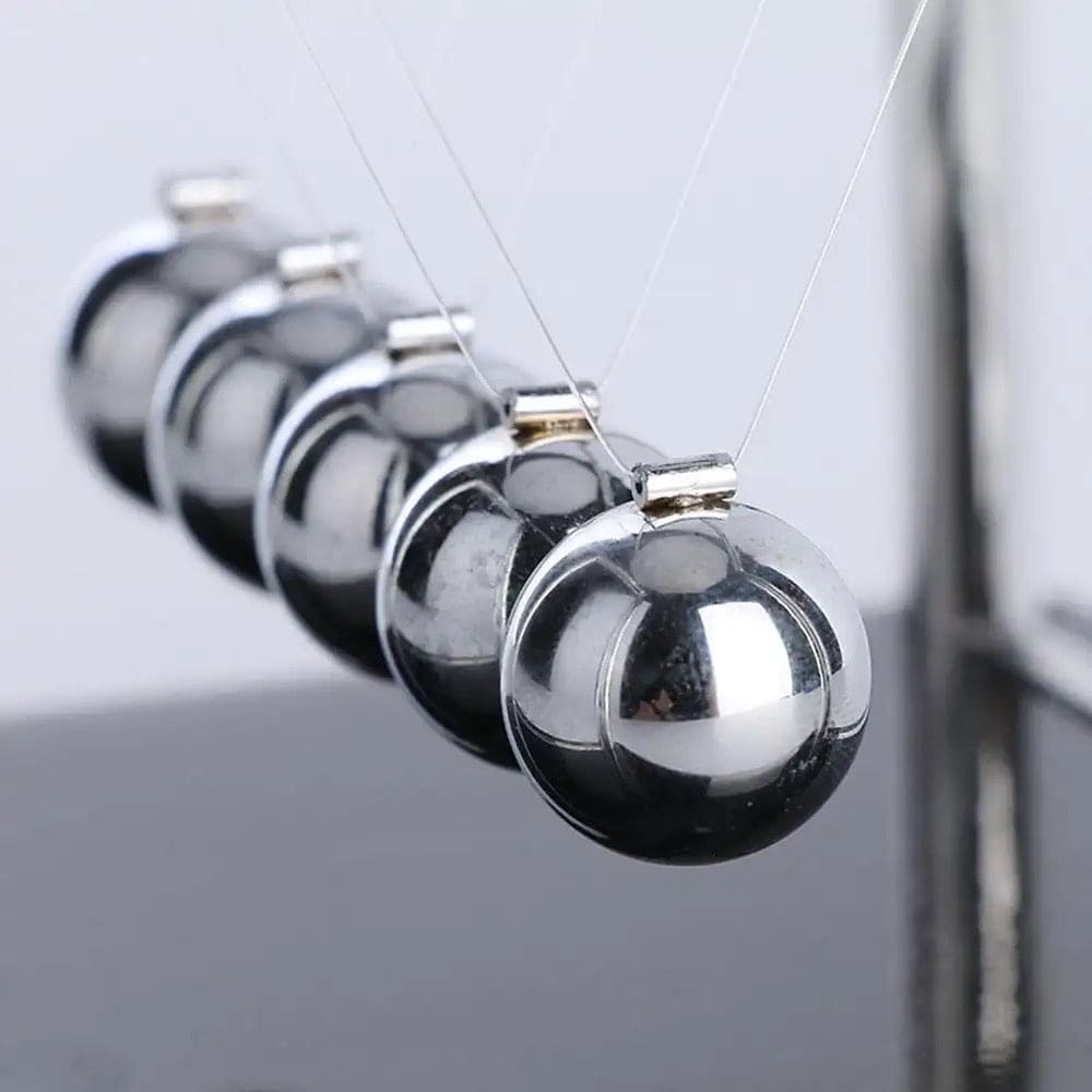 Newton Cradle Balance Steel Balls, 5 Balls Physics Science Pendulum Desk Toy, Home Decor Anti Stress Game Toy, Metal Pendulum Ball School Teaching Supplies, Steel Ball Balance Toy, Cool Office Decor and Tabletop Toys for Stress Relief