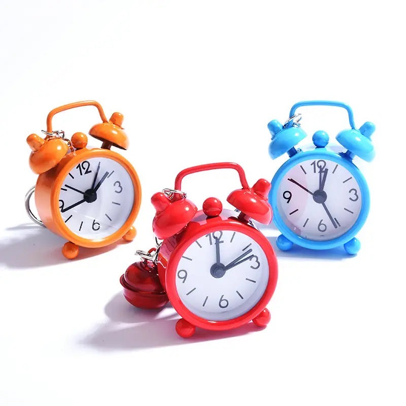 Alarm Clock Keychain, Mini Alarm Clock Keychain, Cute Analog Clock Time Key Pendant, Keychain Bag Ornament, Portable Multifunctional Clock Pendant for Bags