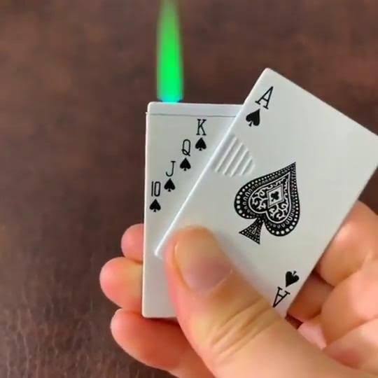 Poker Card Plastic Lighter, Creative Jet Flame Pocket Lighter, Windproof Playing Card Lighter, Windproof Outdoor Lighter, Cool Gadget Pocket Lighter, Flame Dazzling Butane Lighter