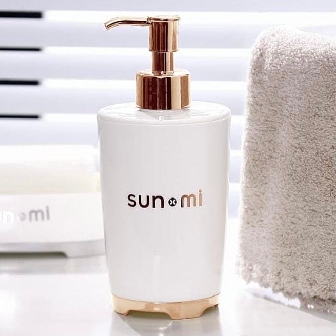 Shower Gel Bottle, Push Type Refillable Empty Glossy Bottle, Bathroom Kitchen Soap Dispenser, Liquid Soap Dispenser Pump, Manual Soap Dispenser Can, 300ml Soap Dispenser, Countertop Lotion Pump Bottle