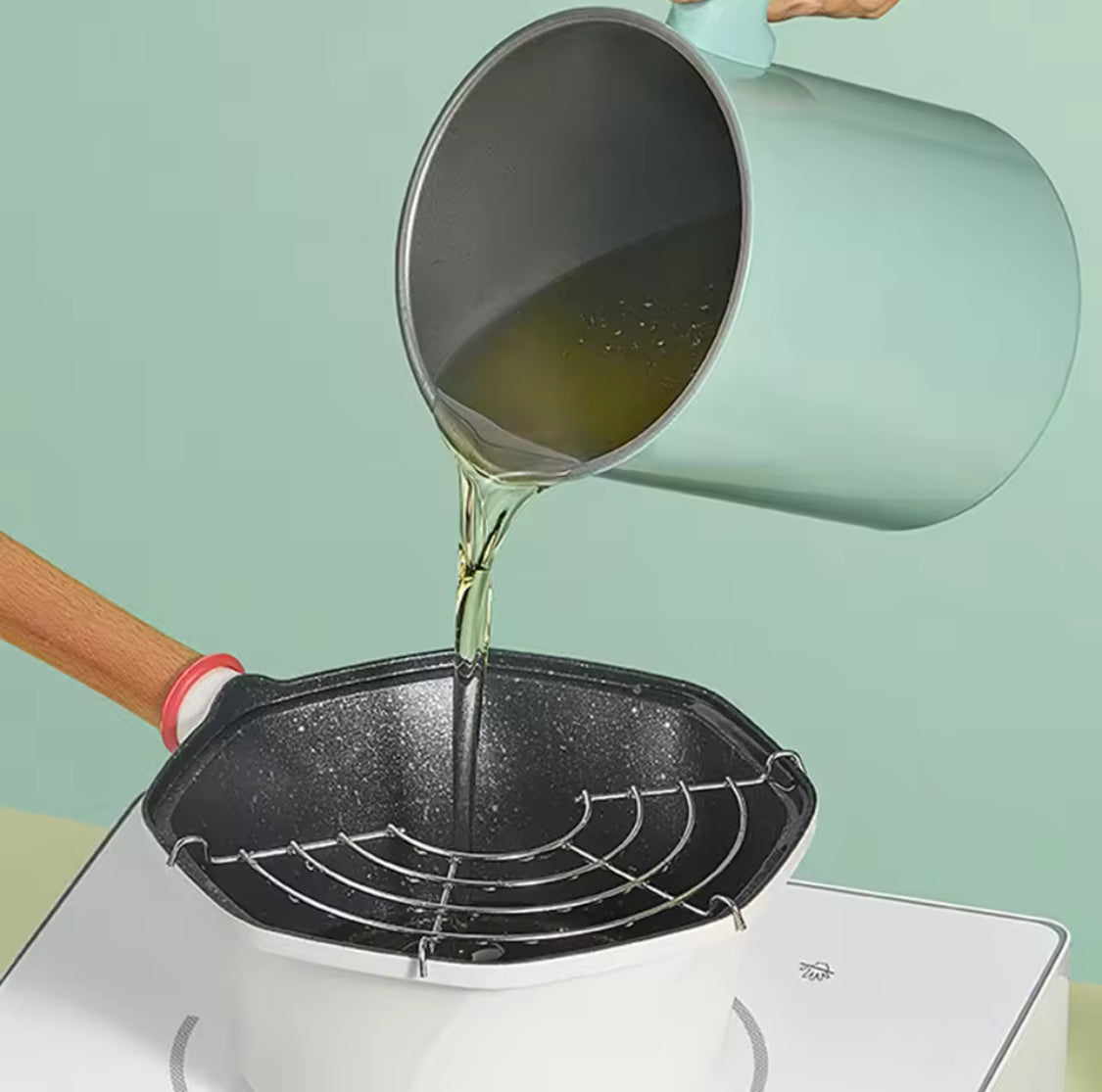 1.4 Litter Stainless Steel Kitchen Oil Filter Pot, Manual Grease Oil Container, Kitchen Oil Separator And Storage Can With Fine Mesh Strainer, Oil Trap with Lid, Strainers Pot Oil Bottle, Filter Oils Separator Tank, Kitchen Cooking Tools