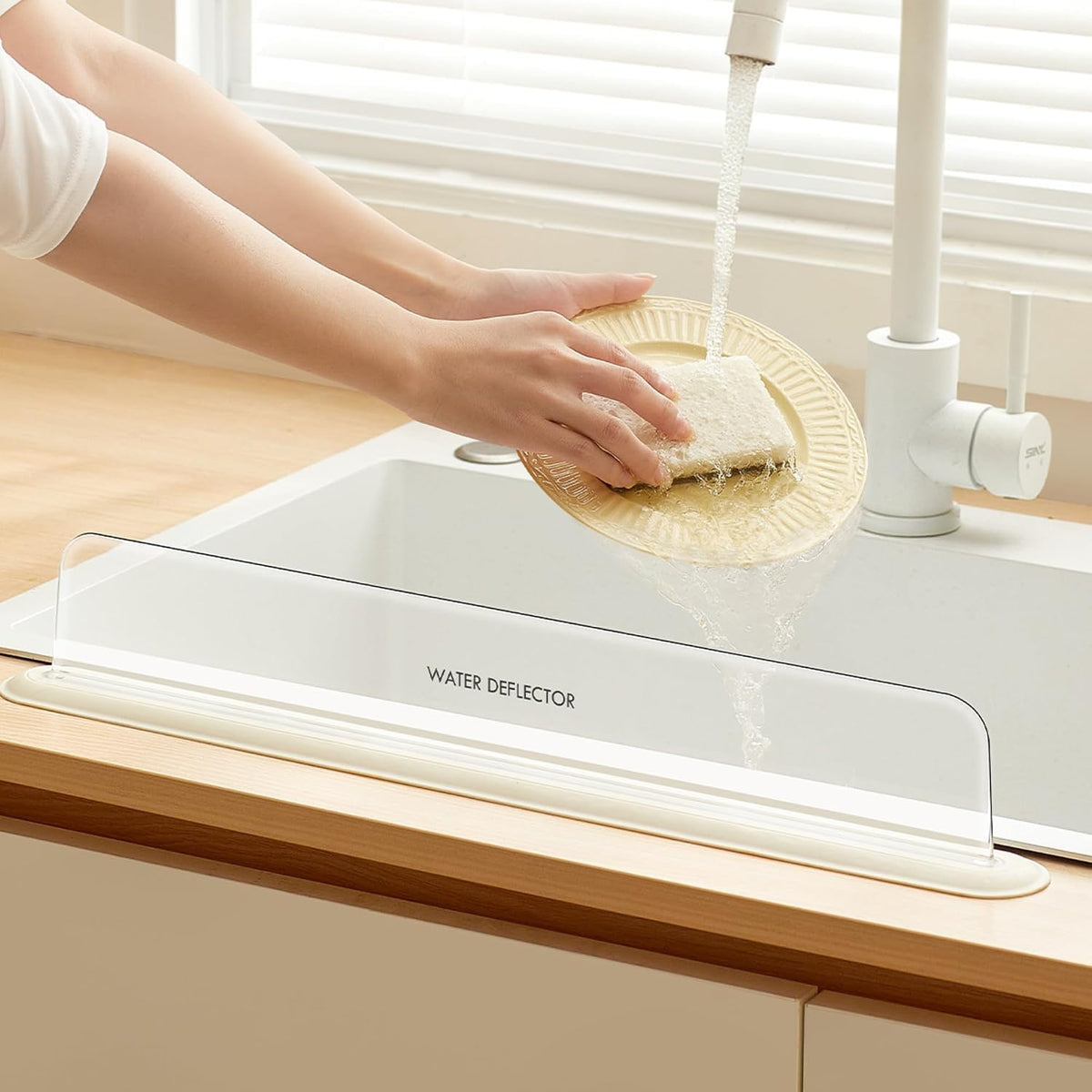 Transparent Acrylic Sink Water Guard with Silicone Base, Acrylic Faucet Water Splash Barrier, Kitchen Sink Water Splash Blocker