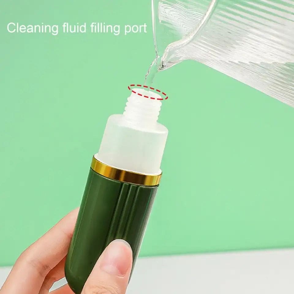 Sneakers Cleanings Brush, 3 In 1 Multifunctional Cleaning Brush, Dual Bristles Shoe Brush, Travel Sneaker Cleaner Kit, Portable Liquid Spray Household Cleaning Brush, Press Shoe Washing Brush with Soap Dispenser