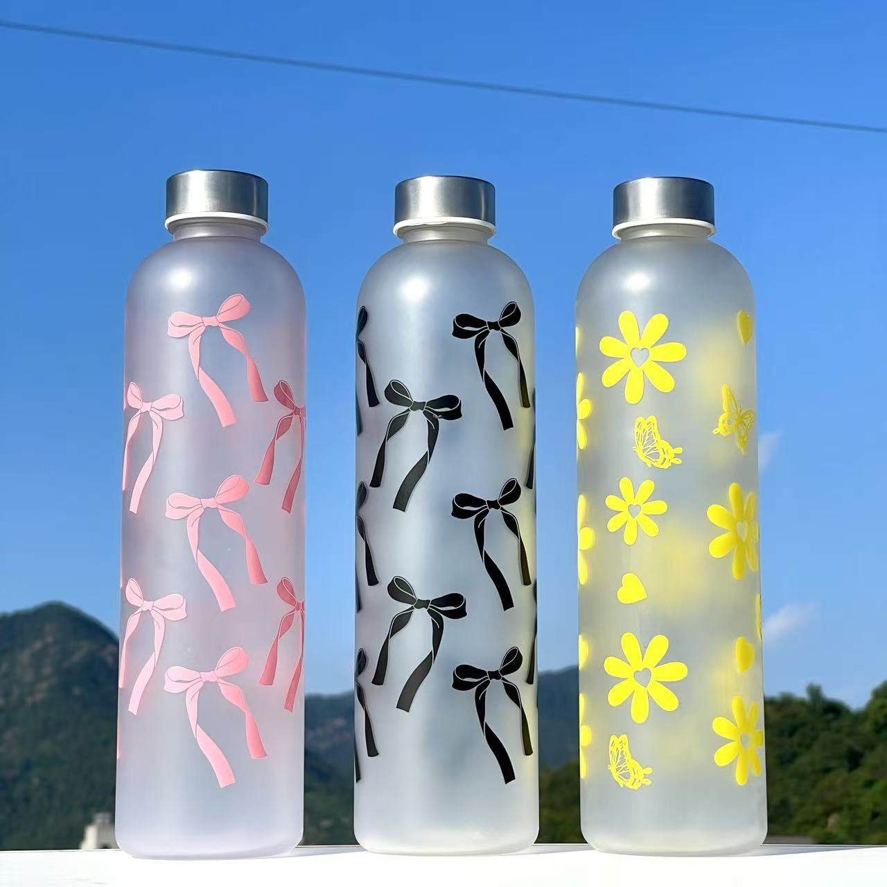1L Aesthetic Water Bottle With Bow Print, Reusable Water Bottle With Lid, Ribbon Bow Frosted Water Bottle, Multipurpose Water Bottle for Travel