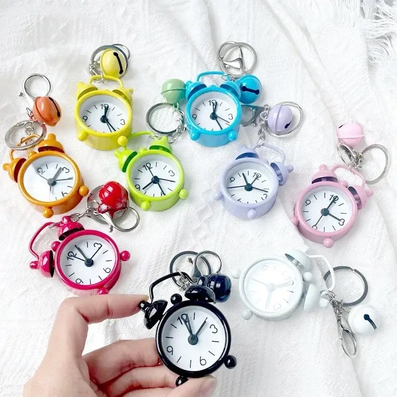 Alarm Clock Keychain, Mini Alarm Clock Keychain, Cute Analog Clock Time Key Pendant, Keychain Bag Ornament, Portable Multifunctional Clock Pendant for Bags