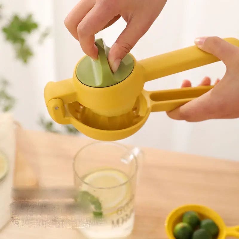 Rotational Fruity Squeezer, Hand Press Squeezer, Manual Citrus Juicer, Household Manual Press Type Juicer, Multifunctional Handheld Portable Extrusion Juicer, Dual Action Lemon Citrus Press