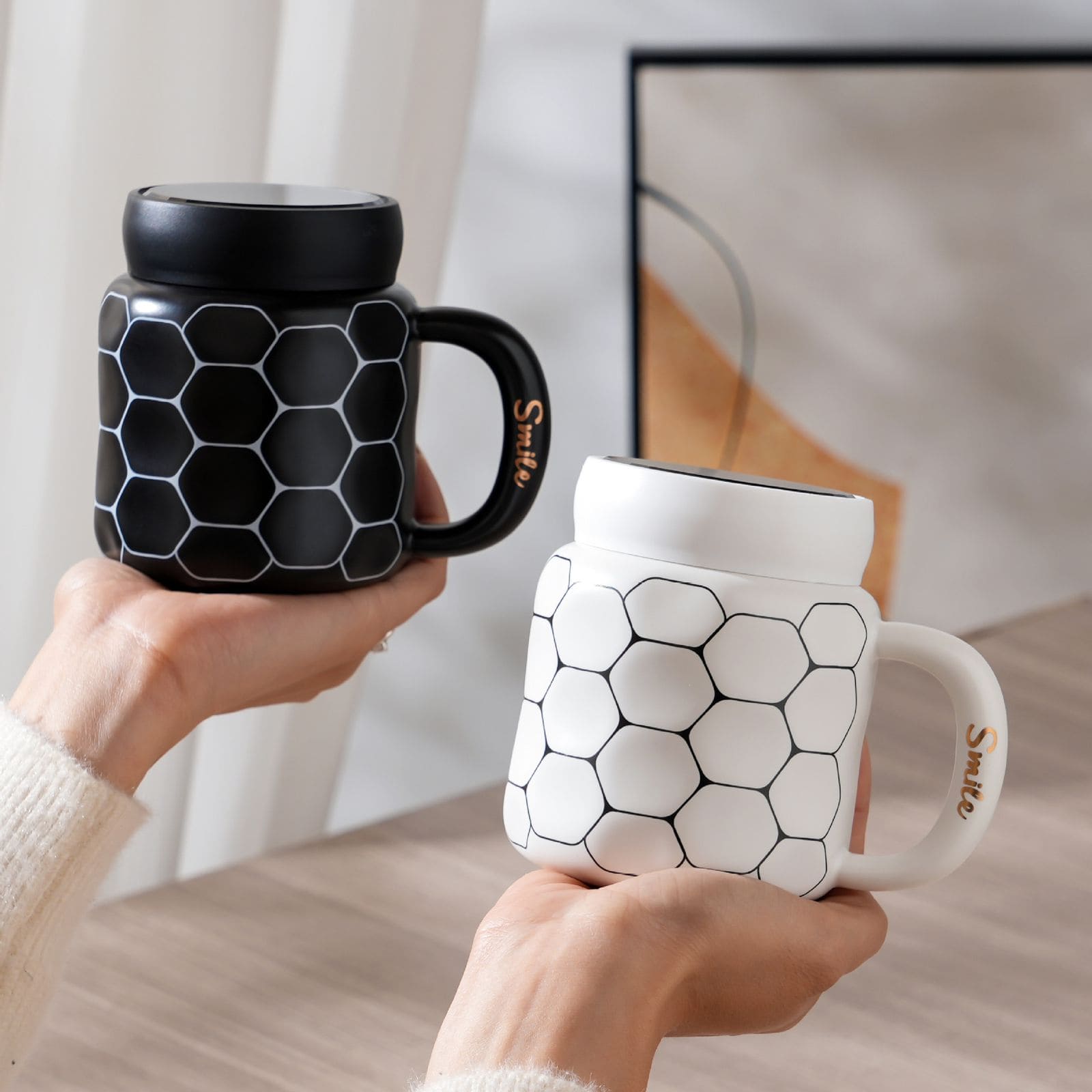 Smile Handle Mug, Honeycomb Royal Tea Cups with Lid, Creative Mug With Lid