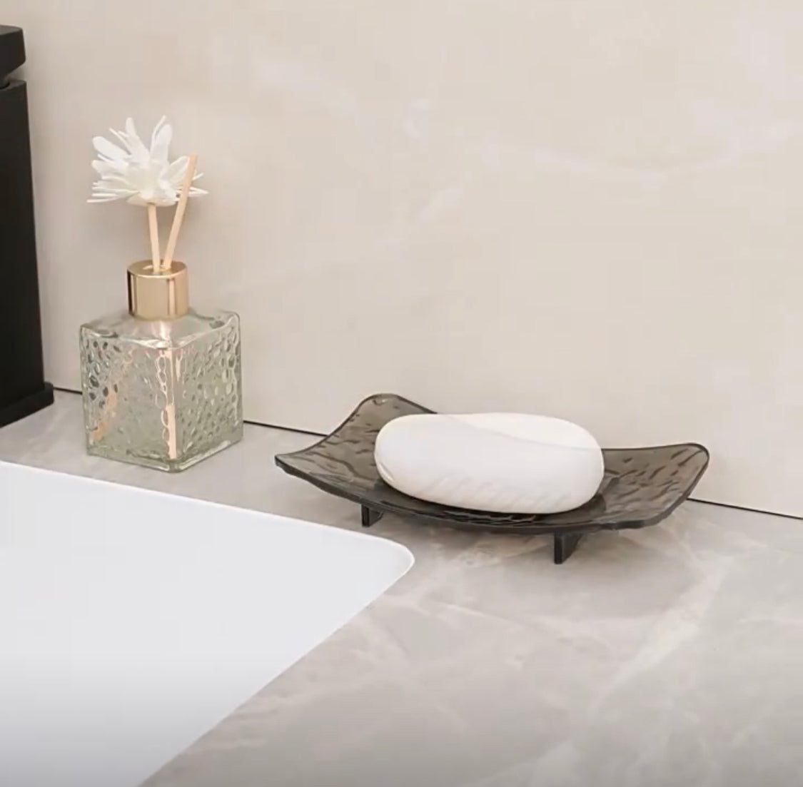 Non Slip Base Soap Tray, Water Draining Soap Holder, Self Emptying Soap Dish