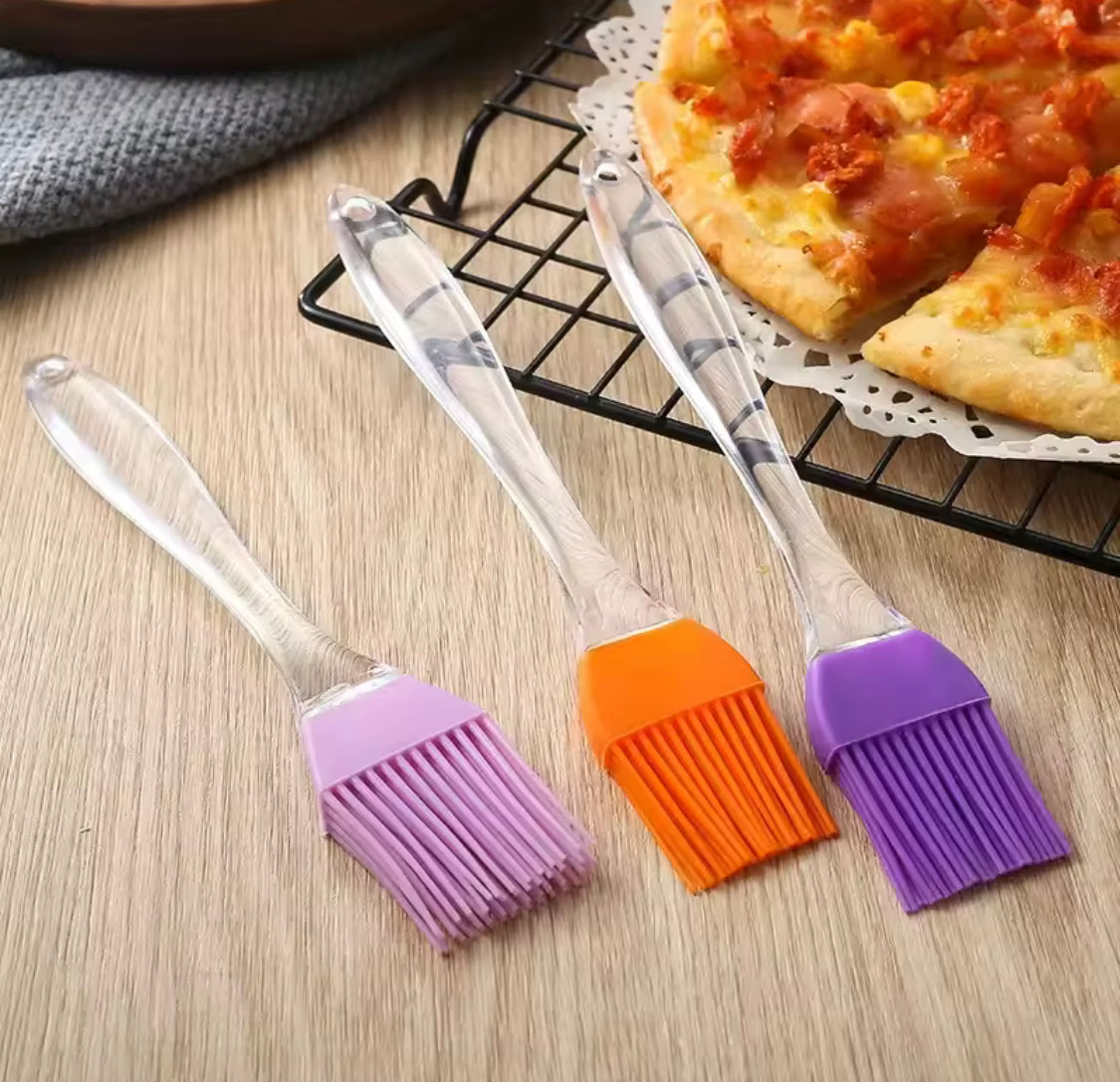 Set Of 3 Spatula Brush With Beater, Scrapers And Brush, Floor/ Butter Spatula Cake Decorations Baking Cooking Tool, 3in1 Silicone Spatula Oil Brush and Beater, Silicone Kitchenware Set