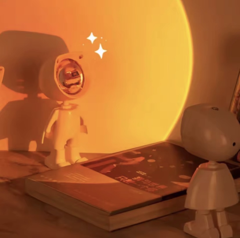 Astronaut LED Projection Table Lamp, Cute Space Explorer Night Light, Space Buddy LED Night Lamp