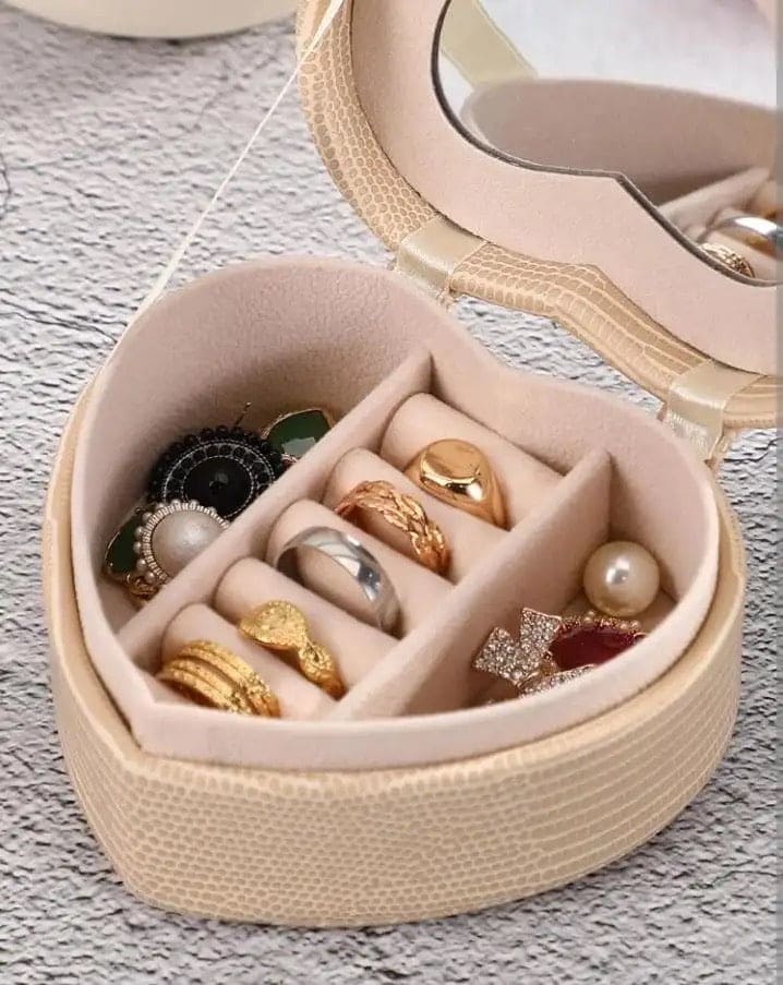 Faux Leather Heart Jewellery Box With Mirror, Portable Jewellery Organizer Case with Mirror for Earrings Rings Necklaces, Mini Travel Jewellery Box Storage Organizer