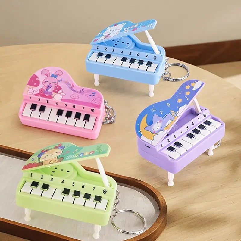 Piano Keychain With Sound, Mini Portable Musical Instrument Toy, Creative Cartoon Music Electronic Piano, Piano Pendant Key Ring