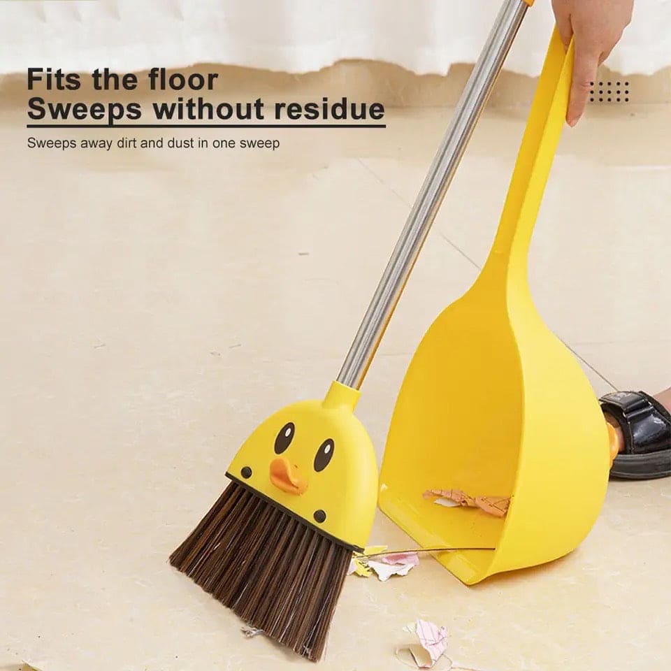 Yellow Duck Broom And Dustpan Set, Cartoon Toddler Broom Set, Plastic Standing for Little Housekeeping Helper, Cute Mini Broom with Dustpan, Kids Mini Sweeping Broom Set, Kids Play House Cleaning Toy, Multifunctional Broom And Shovel