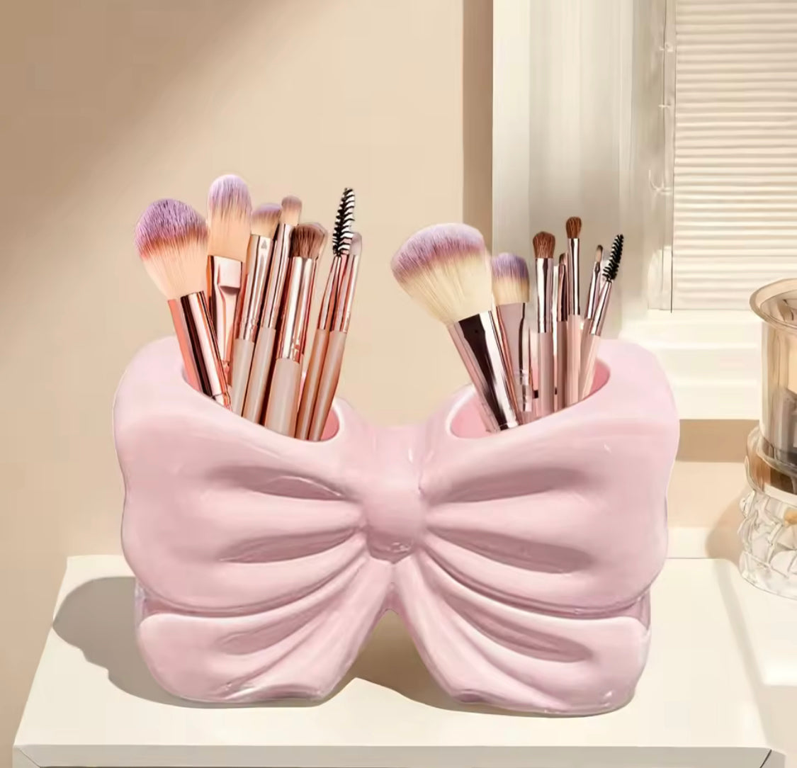 Elegant Bow Shape Cosmetic Brush Organizer, Decorative Beauty Brush Holder, Dual Purpose Ceramic Bow Organizer, Vanity Storage Holder